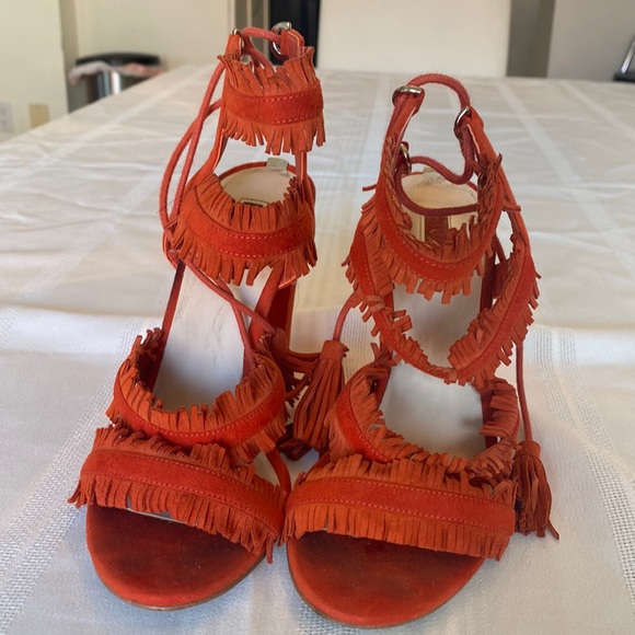 Guess High Heals - Picture 2 of 8